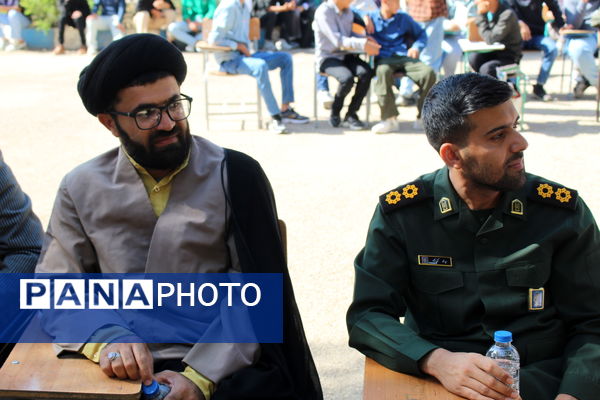 گرامیداشت هفته دفاع مقدس در مدرسه نخبگان عشایر گنجه‌ای یاسوج