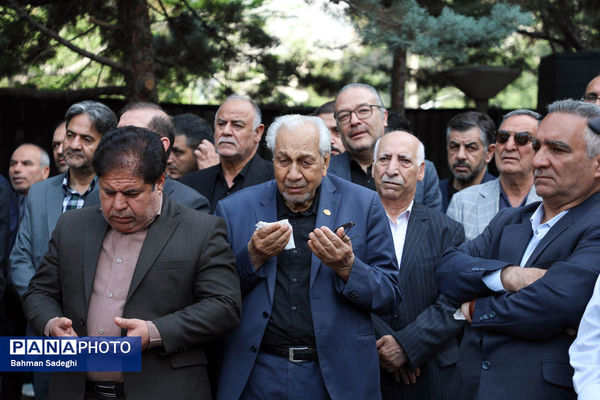 مراسم تشییع پیکر رئیس مجمع خیرین مدرسه‌ساز