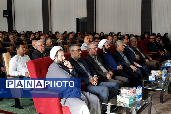 آیین گرامیداشت هفته پیوند اولیا و مربیان در آذربایجان‌غربی