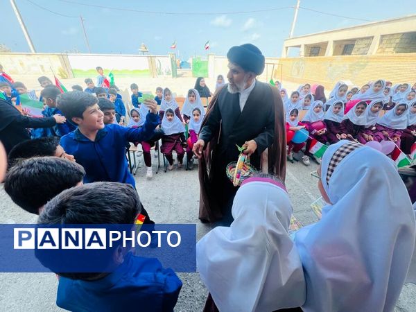 طنین «زنگ دوستی» در مدارس جاسک