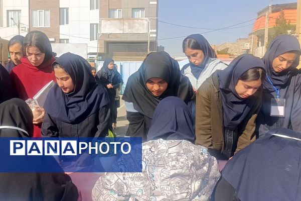 انتخابات شورای دانش آموزی در دبیرستان مهر نیشابور