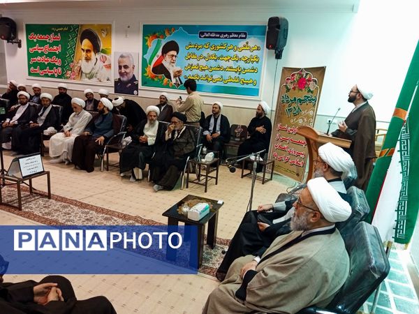 نشست روحانیون و ائمه جماعت مساجد با امام جمعه کاشمر