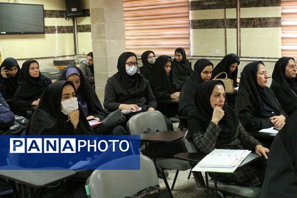 کارگاه اقدام‌پژوهی در فیروزکوه؛ گامی به سوی معلمی پژوهنده