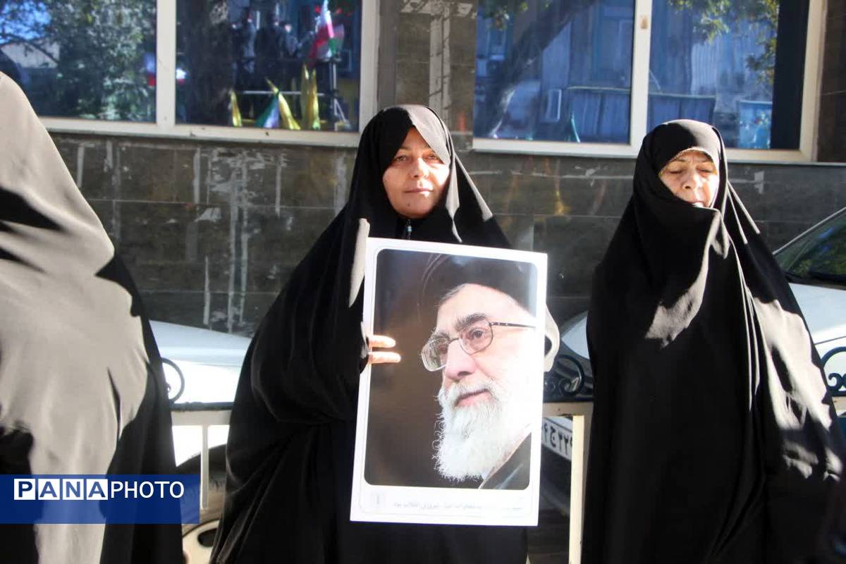 خروش یک‌صدا در حمایت از آرمان‌های انقلاب