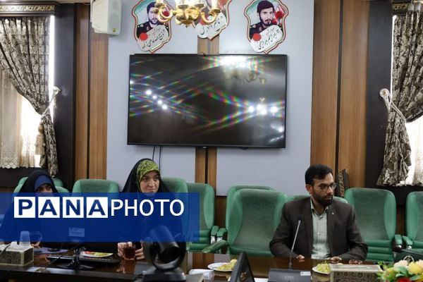 دیدار مدیرکل آموزش و پرورش استان یزد با فرمانده سپاه الغدیر 