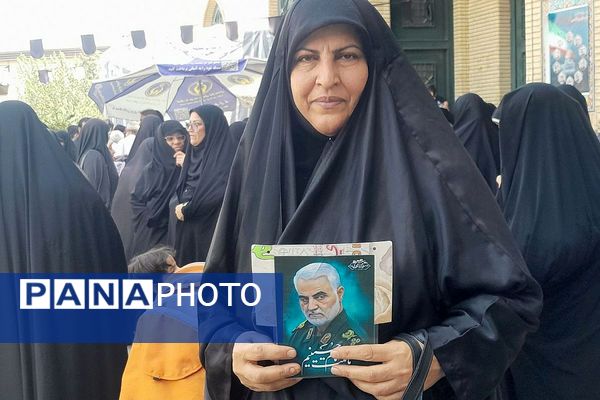 حضور پرشور فرهنگیان و برپایی غرفه های ستاد امر به معروف و نهی از منکر آموزش و پرورش در نمازجمعه 