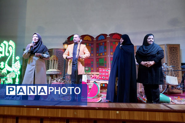 ویژه برنامه میلاد حضرت زهرا (س) و روز مادر دبستان یگانه 