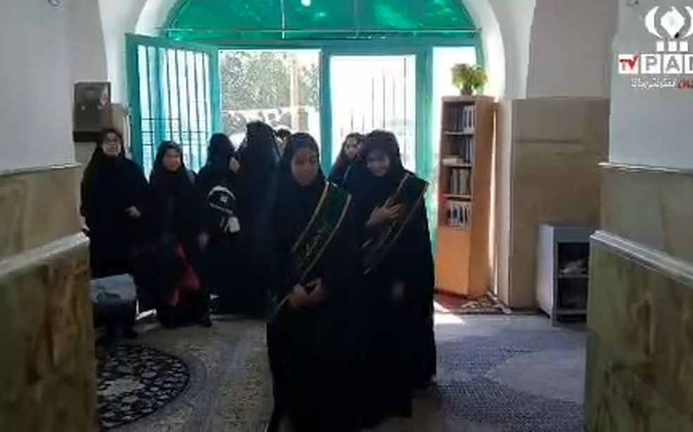 تشرف دانش آموزان دبیرستان حانیه و مهدیه روستای صرم به زیارت امامزادگان کهک