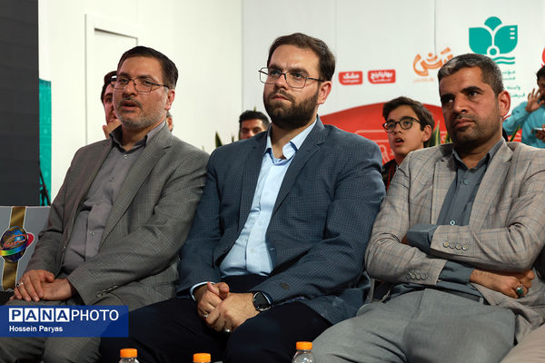 رونمایی از کتاب «مهدا در مدار لئو» در سی‌وششمین نمایشگاه بین‌المللی کتاب تهران