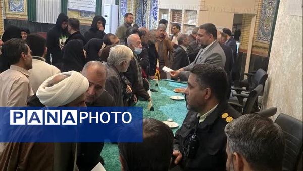 نشست صمیمی مسئولان با اهالی مسجد و محله فلاحی مشهد