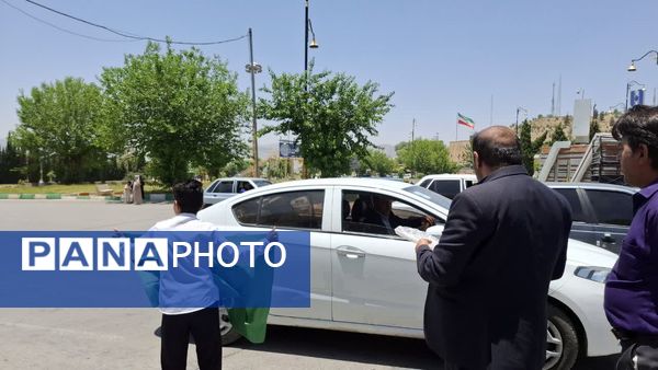 پخش شربت به مناسبت عید سعید غدیر خم در اداره‌کل آموزش و پرورش کهگیلویه و بویراحمد
