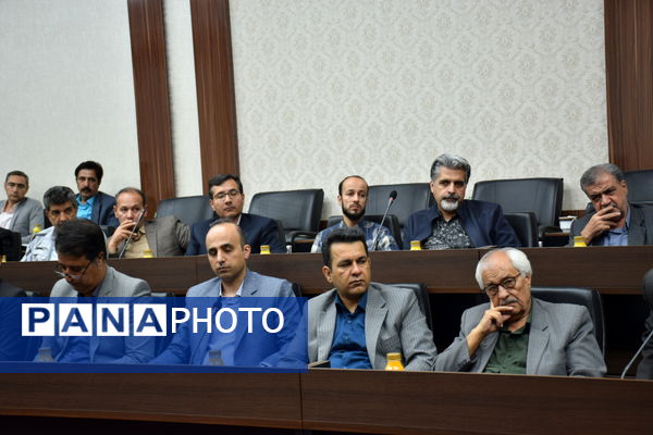 نشست هم‌اندیشی معاون استاندار با موسسان و مدیران مدارس غیردولتی تربت حیدریه 