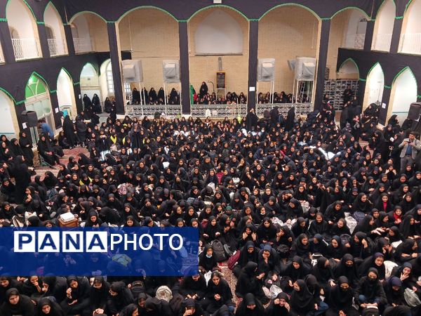 حضور دانش‌آموزان دبیرستان دخترانه شهید درعلی فراشاه در اجتماع «دختران فاطمی» شهرستان تفت 