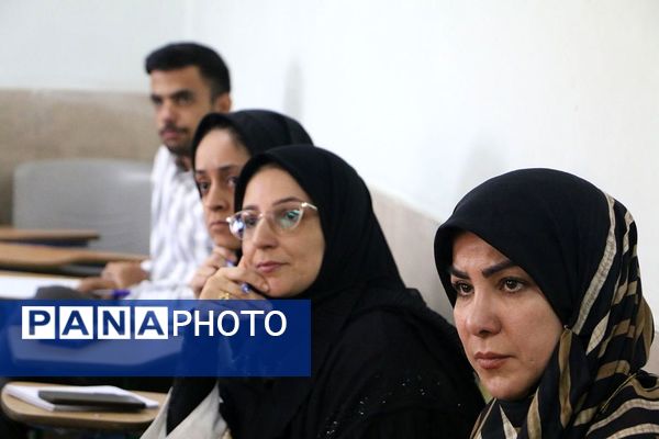 برگزاری کارگاه‌های «طرح توانا» و تجلیل از سرگروه‌های اجتماعات یادگیری در ناحیه یک شهرری