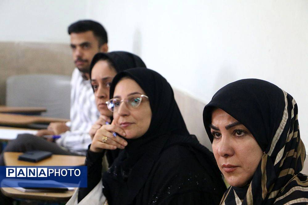 برگزاری کارگاههای «طرح توانا» و تجلیل از سرگروههای اجتماعات یادگیری در ناحیه یک شهرری