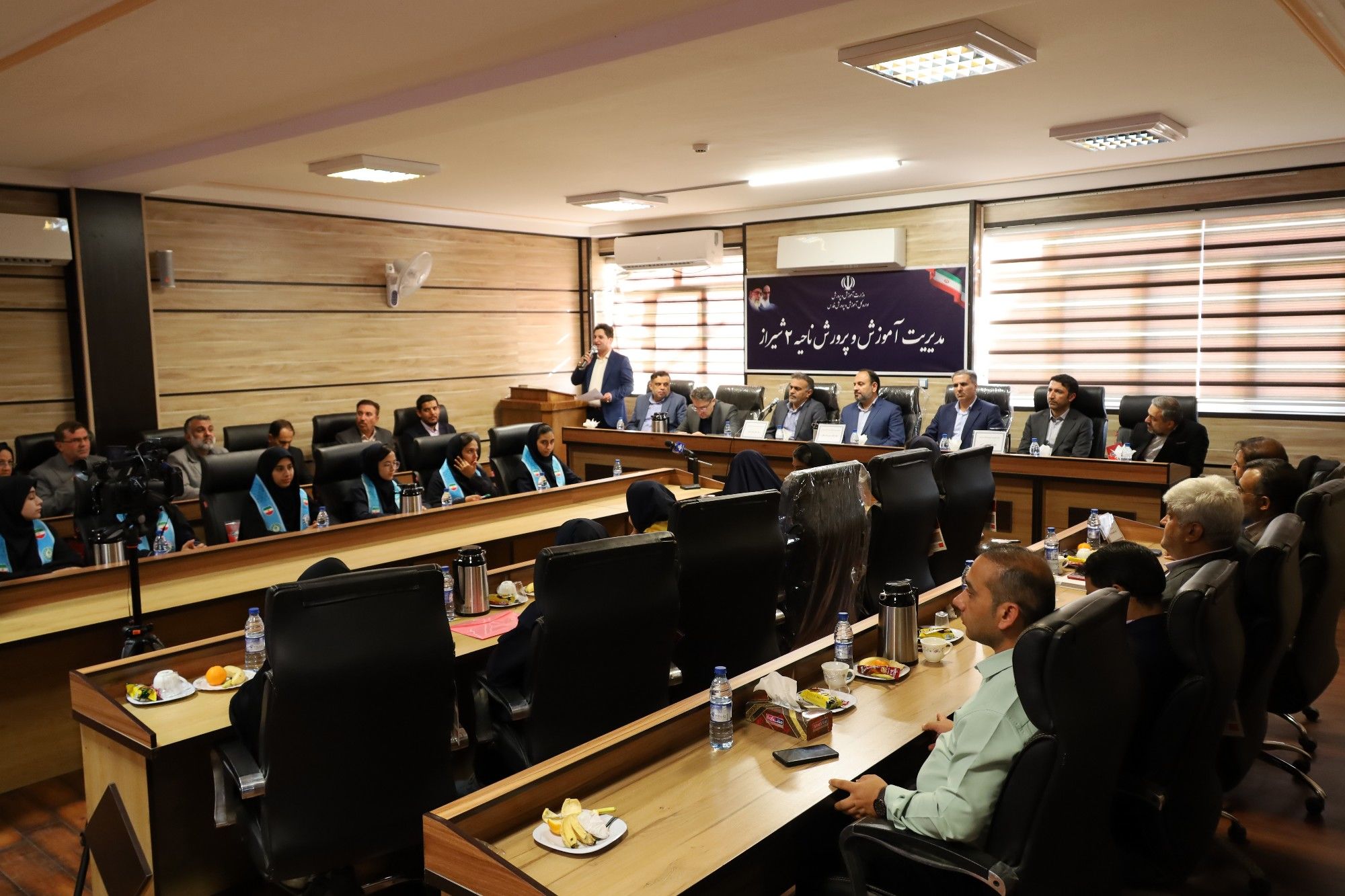 دیدار معاون پرورشی و فرهنگی وزارت آموزش و پرورش با نمایندگان دختر تشکل‌های دانش‌آموزی شیراز