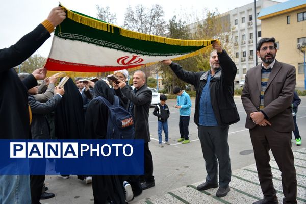 بدرقه دانش‌آموزان عمره‌گزار دختر شهرستان‌های استان تهران