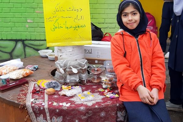 برپایی بازارچه نوروزی در دبستان شهید عباسی مشهد