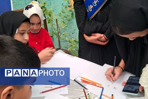 برپایی غرفه‌های اتحادیه انجمن‌های اسلامی در شهرستان فیروزکوه