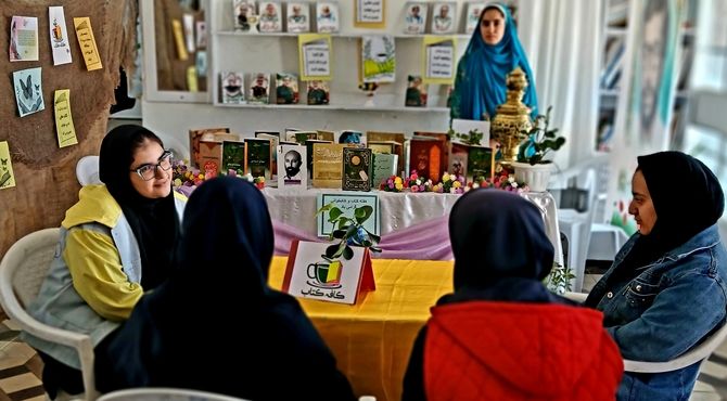 کافه‌کتاب در دبیرستان شاهد فارسان برگزار شد