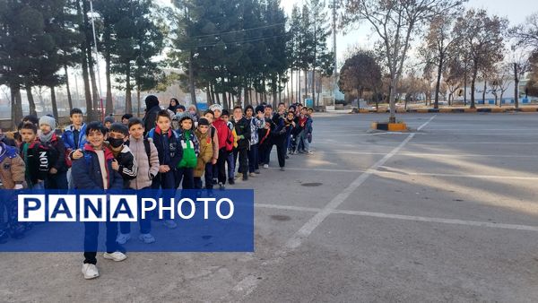 اردوی دانش‌آموزان مدرسه مبین در شهربازی پارک کوثر شیروان