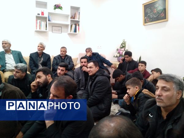 جلسه هفتگی هیات جوانان انصار الحسین هم زمان با عزاداری ایام فاطمیه در شهرستان خلیل‌آباد 