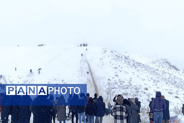  برف بازی مردم نیشابور در روستای برف ریز 