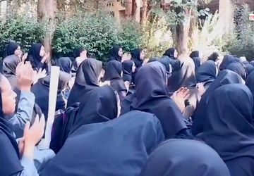 جشن میلاد امام حسن عسکری (ع) با طنین شعر و معنویت در آموزشگاه پروین اعتصامی دامغان برگزار شد