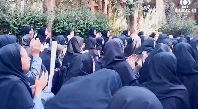 جشن میلاد امام حسن عسکری (ع) با طنین شعر و معنویت در آموزشگاه پروین اعتصامی دامغان برگزار شد