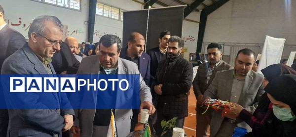 افتتاح نمایشگاه دست‌سازه‌های هنرجویان هنرستان‌های محمودآباد 