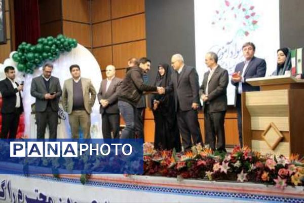 تقدیر از مسئولین سوادآموزی منطقه چهاردانگه به مناسبت کسب رتبه سوم استانی نهضت سوادآموزی 