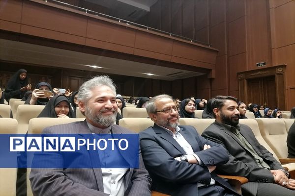 تقدیر از ستارگان علمی، فرهنگی و ورزشی دختر به‌مناسبت دهه کرامت