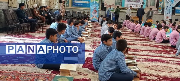 محفل انس با قرآن دانش‌آموزان دبیرستان نمونه زنده یاد زرتاش شهرستان خلیل آباد