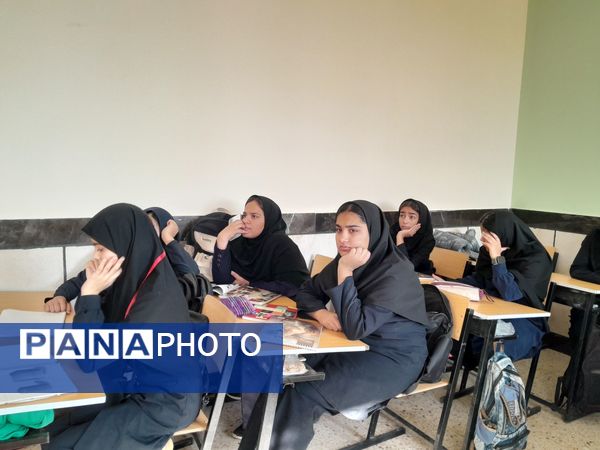 کارگاه اطلاع رسانی مسابقات قرآن ، عترت و نماز در دبیرستان مادرمهربان خلیل آباد