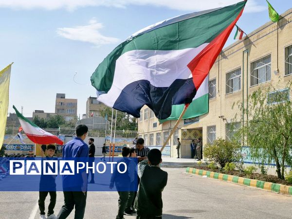 اجتماع دانش‌آموزان ابتدایی پسرانه امام رضا(ع) واحد ۸ در حمایت از عملیات وعده صادق ۲ 