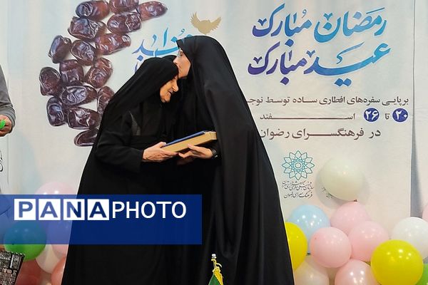 بزرگداشت «مادران چشم به راه»باحضور دانش‌آموزان دبیرستان دخترانه معرفت کهریزک