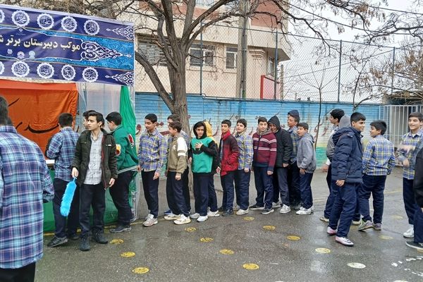 برپایی موکب در دبیرستان شهید بابایی به مناسبت بعث پیامبر‌(ص)