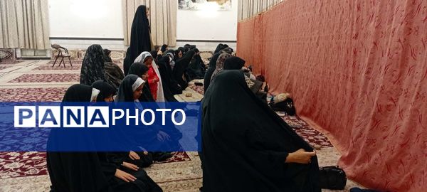 نماز جماعت در شب میلاد حضرت علی(ع) در خلیل آباد