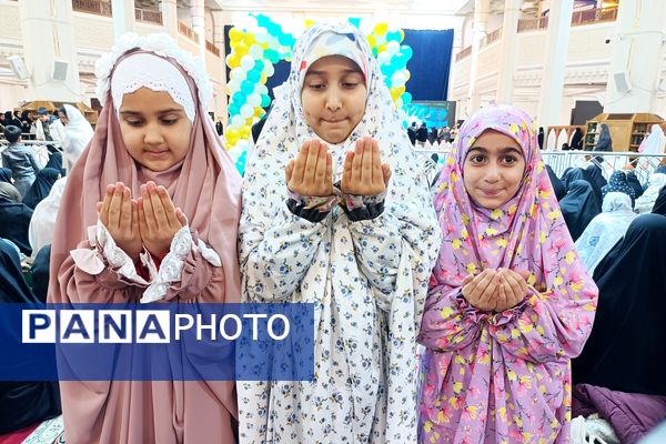 برگزاری جشن ۱۰۰۰ دانش‌آموز دختر روزه اولی در شیراز