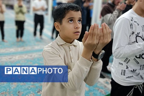 مراسم معنوی اعتکاف در مسجد اعظم حضرت ابوالفضل (ع) بهارستان دو