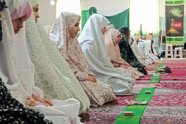 اولین روز اعتکاف دانش‌آموزان در فاروج 