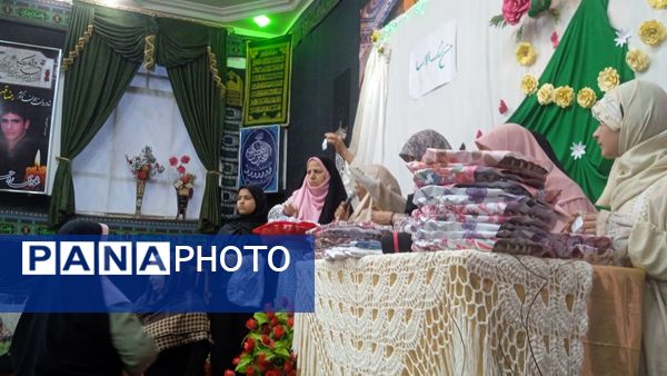 تجلیل از مادران شهید روستا در آیین روز مادر حسینیه علی اکبری فدافن 