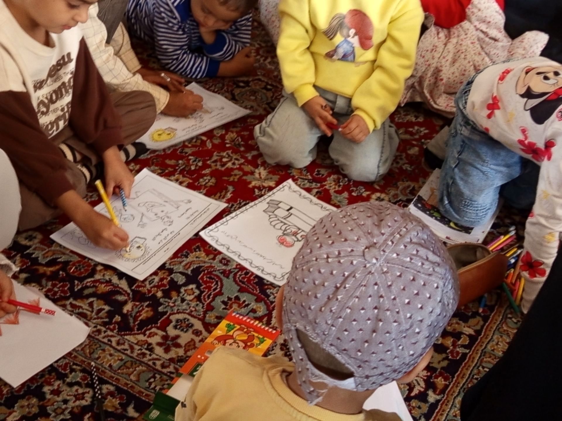 برپایی غرفه کودک در حاشیه نماز جمعه شهرستان کاشمر