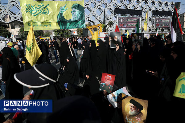 تجمع محکومیت ترور سید حسن نصرالله و قدردانی از عملیات وعده صادق ۲ در میدان امام حسین(ع)