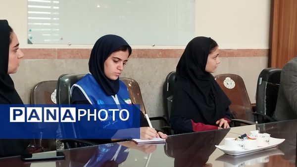 جلسه همکاری کمیته امداد و شورای دانش‌آموزی در آموزش و پرورش ناحیه ۲ کرج و شهرستان فردیس 