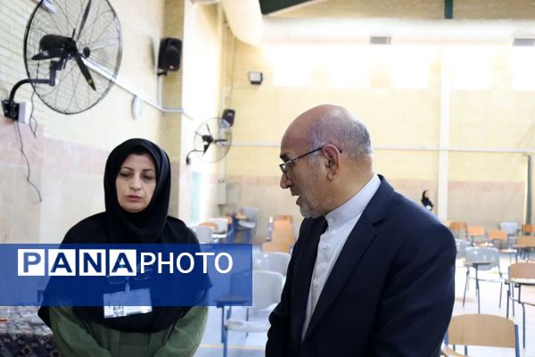 بازدید مدیرکل آموزش و پرورش از برگزاری امتحانات نهایی در یزد