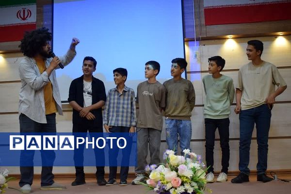 جشن تکلیف 86 دانش‌آموز دبیرستان علوی بهاباد