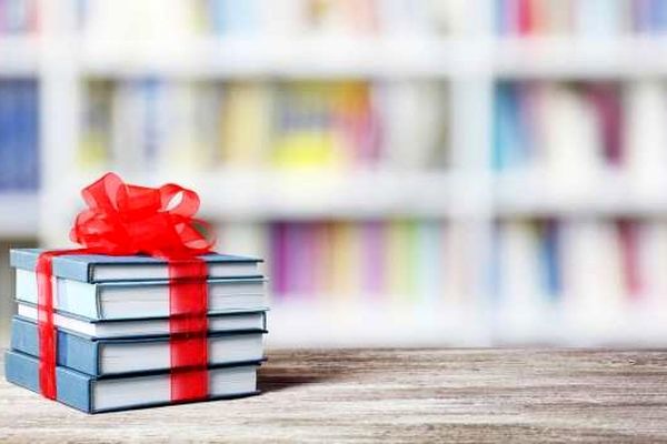 اهدای ۸۰۰۰ بسته کتاب و دفتر به زندان‌های استان البرز