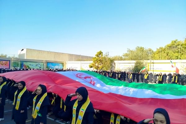 صبحگاه تمام تشکیلاتی دبیرستان تقی‌پور مراغه