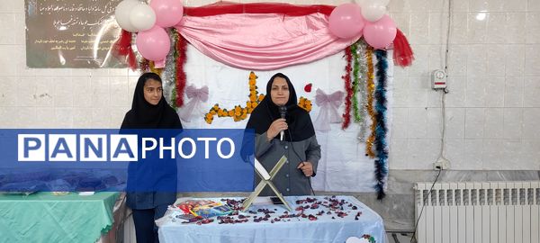 جشن ولادت حضرت فاطمه زهرا (س) و روز مادر در دبستان شهید احمد خاقانی شهرستان شیروان